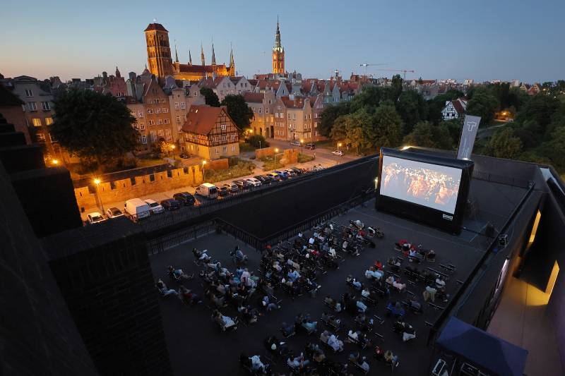 Wydarzenie: Lipcowe Kino na dachu Teatru Szekspirowskiego, Kiedy? 2022-07-21 21:30, Gdzie? 